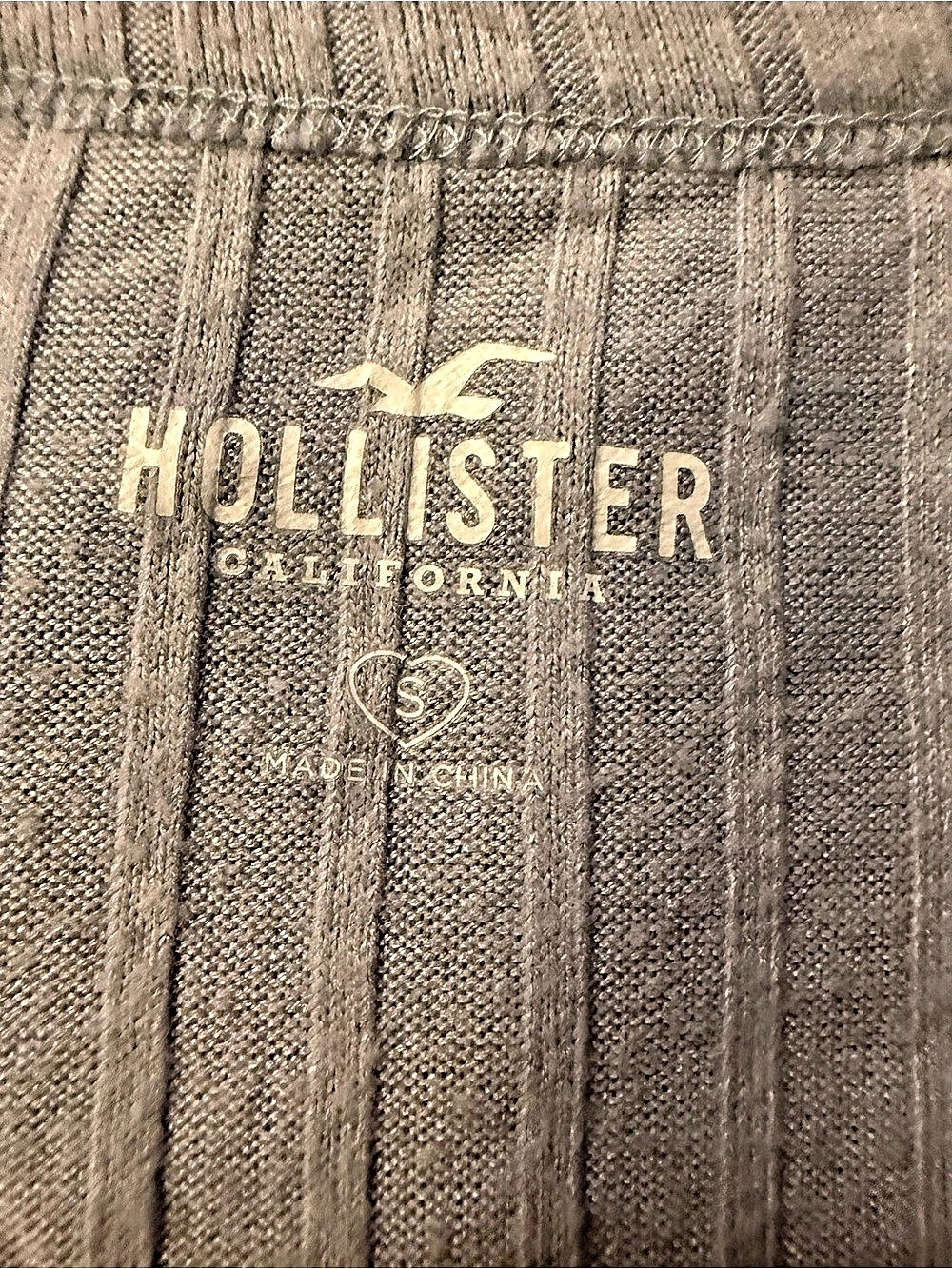 Hollister Ribbed Button-Front Cardigan Gray Small - Picture 2 of 3